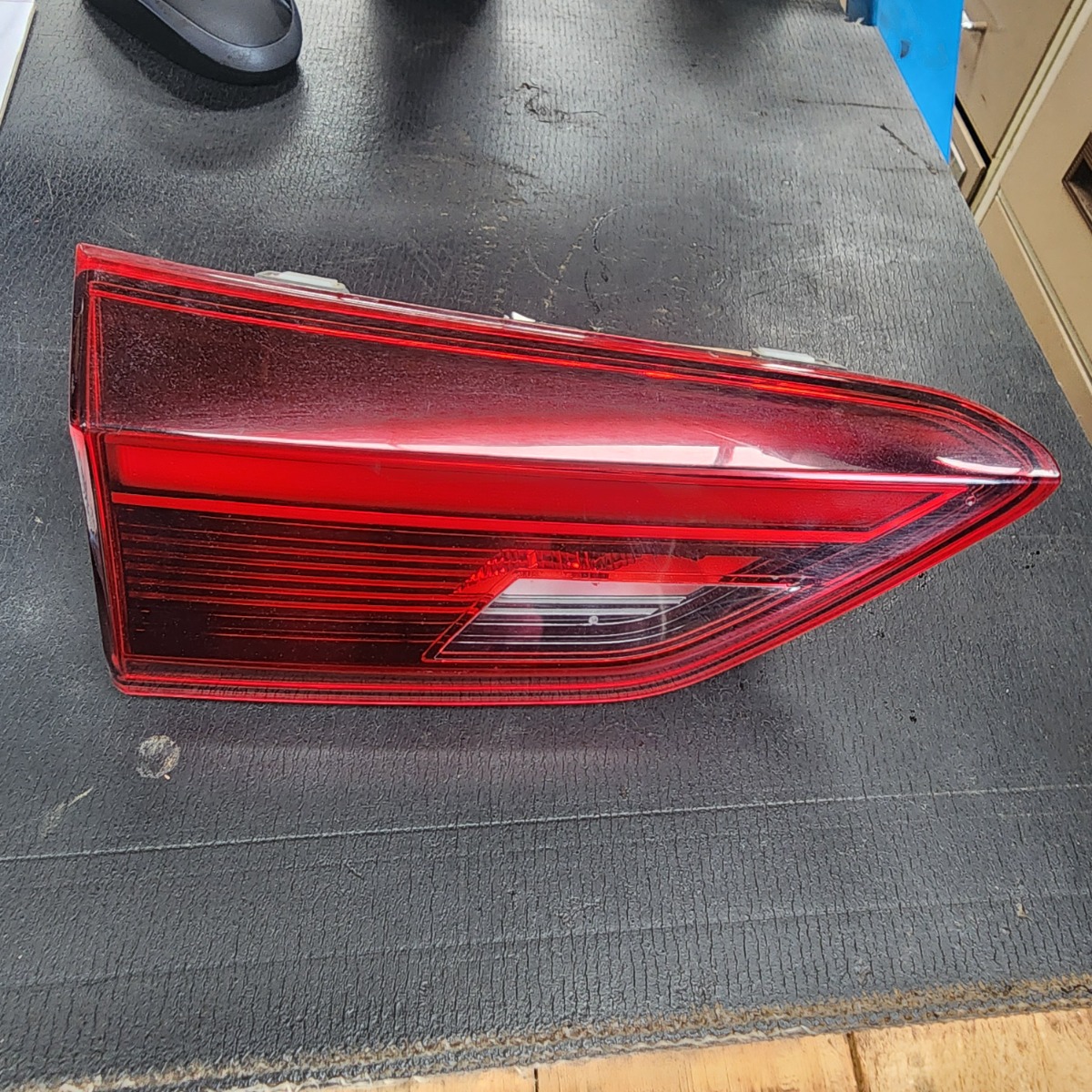 POLO MK 9 LEFT INNER TAIL LIGHT