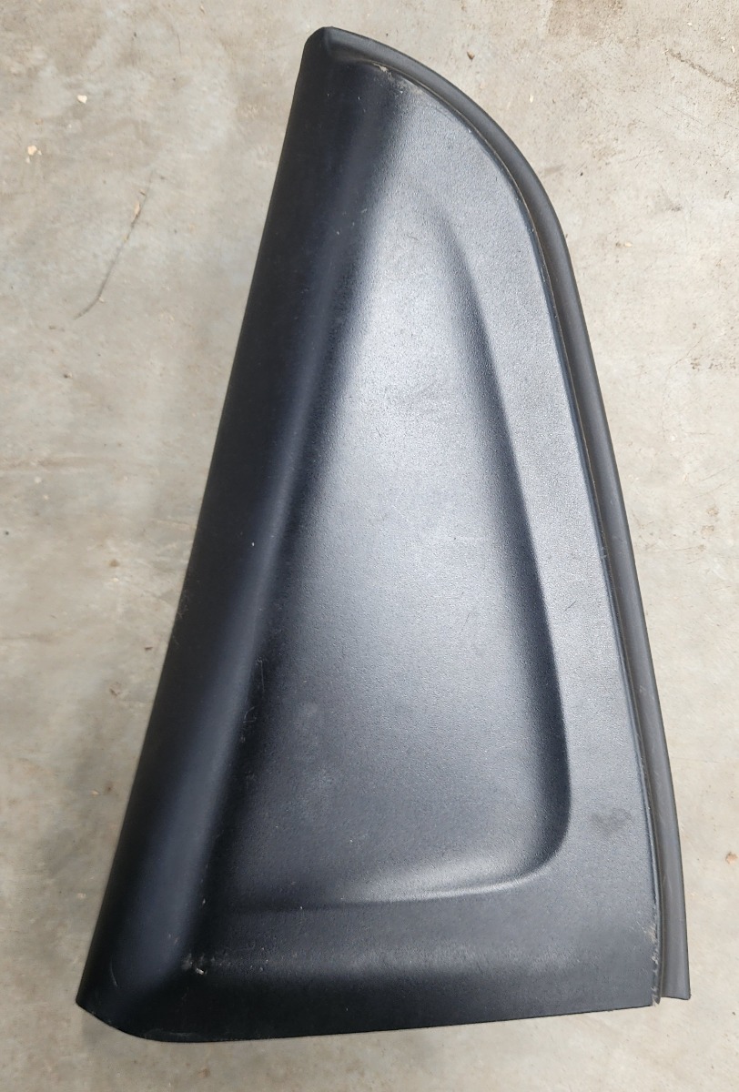 SWIFT RIGHT REAR DOOR INNER COVER
