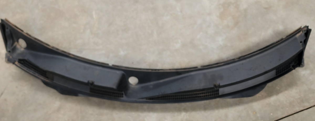 SWIFT WINDSCREEN WIPER COULING