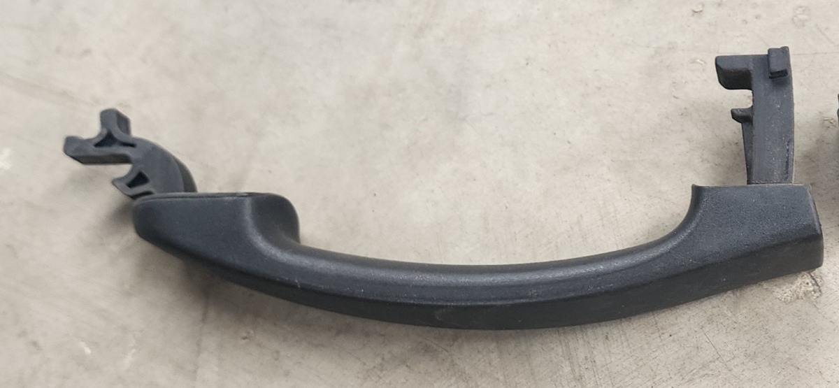 FIGO RIGHT FRONT DOOR HANDLE