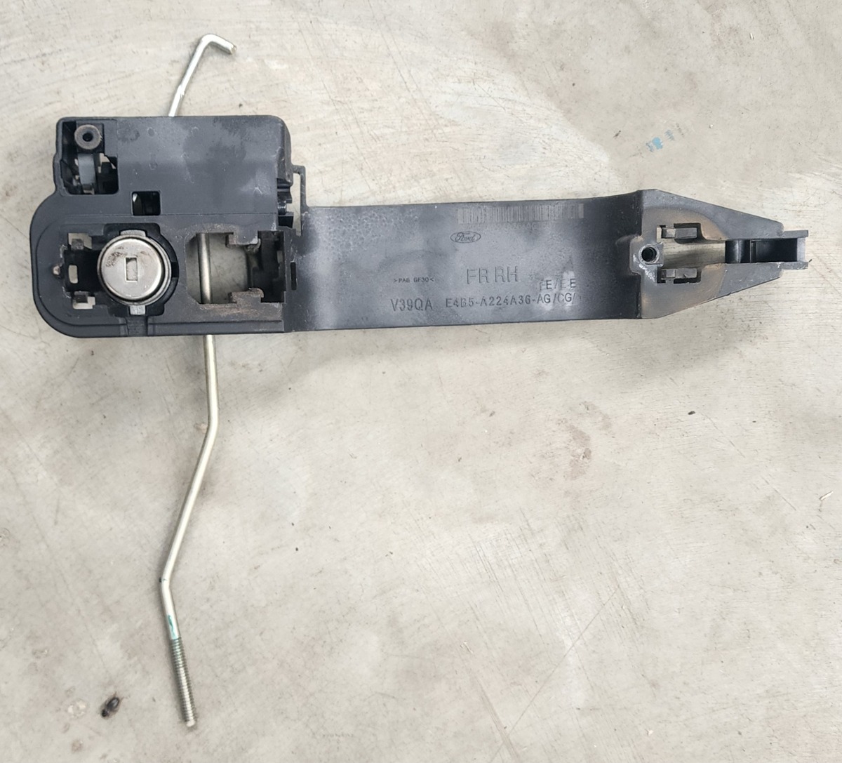 Figo Front Inner Handle Bracket Right