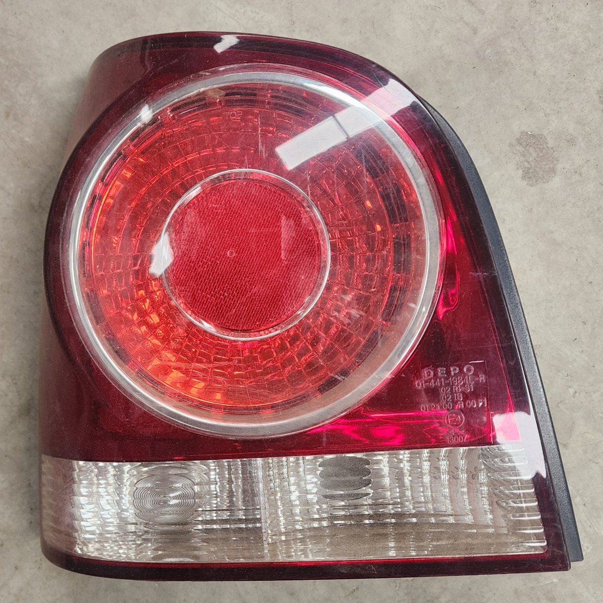 POLO MK 3/VIVO LEFT TAILLIGHT 6Q6945095AA