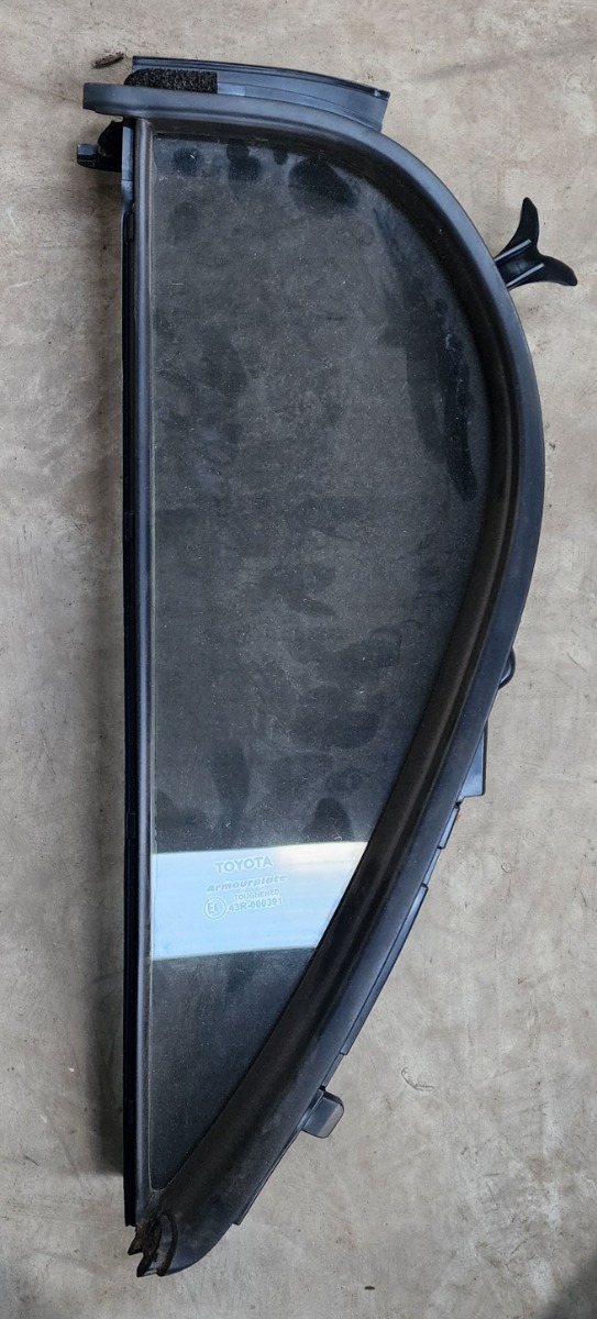 HILUX GD LEFT REAR DOOR QUARTER VENT