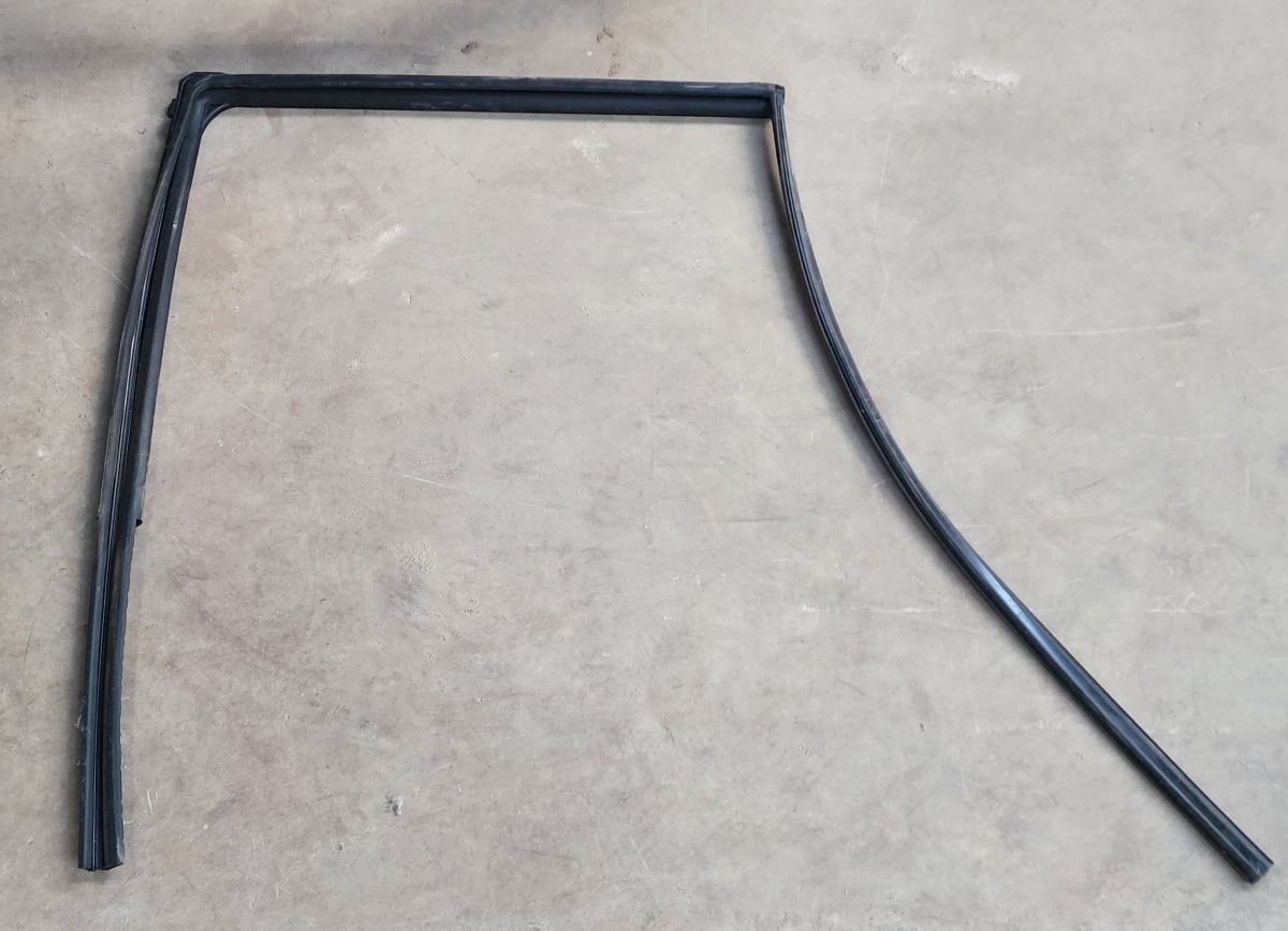 HILUX GD LEFT REAR WINDOW GUIDE