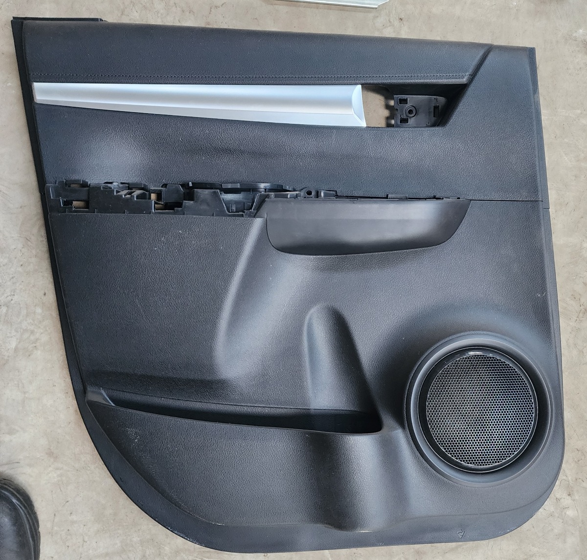 HILUX LEFT REAR DOOR PANEL
