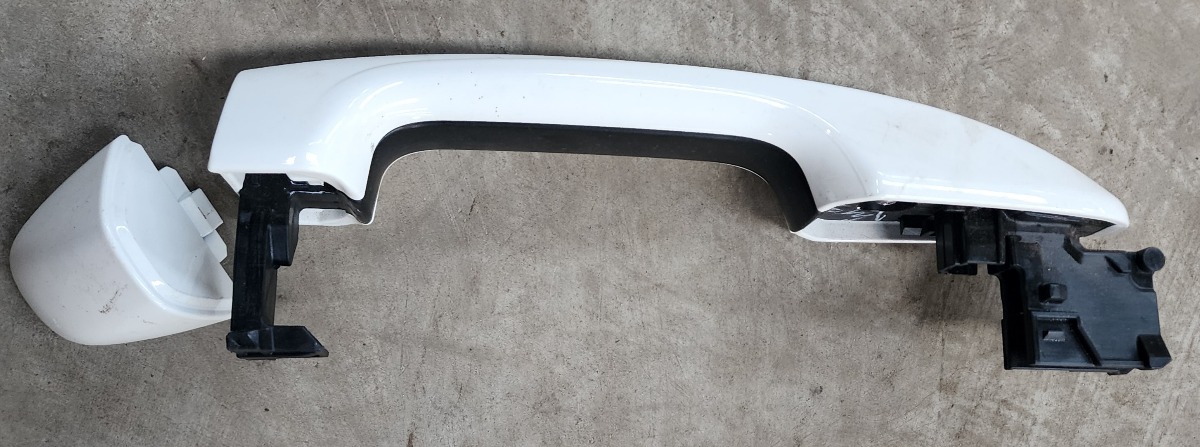 HILUX GD LEFT REAR OUTER DOOR HANDLE