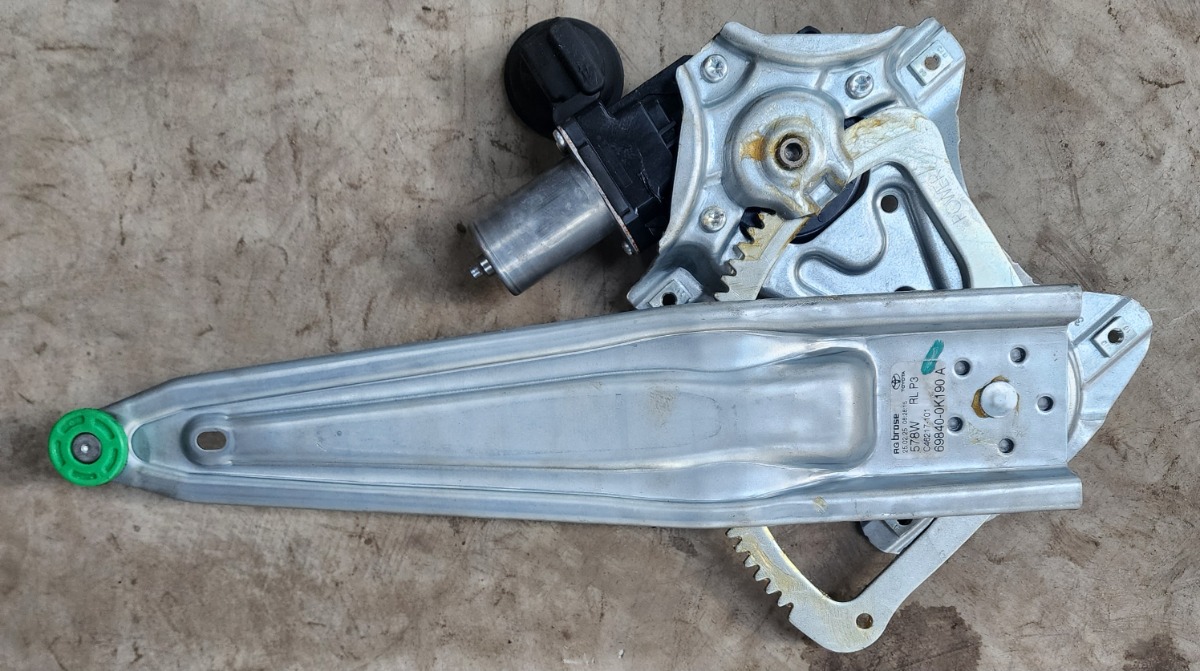 HILUX GD LEFT REAR WINDOW MECH ELECTRIC