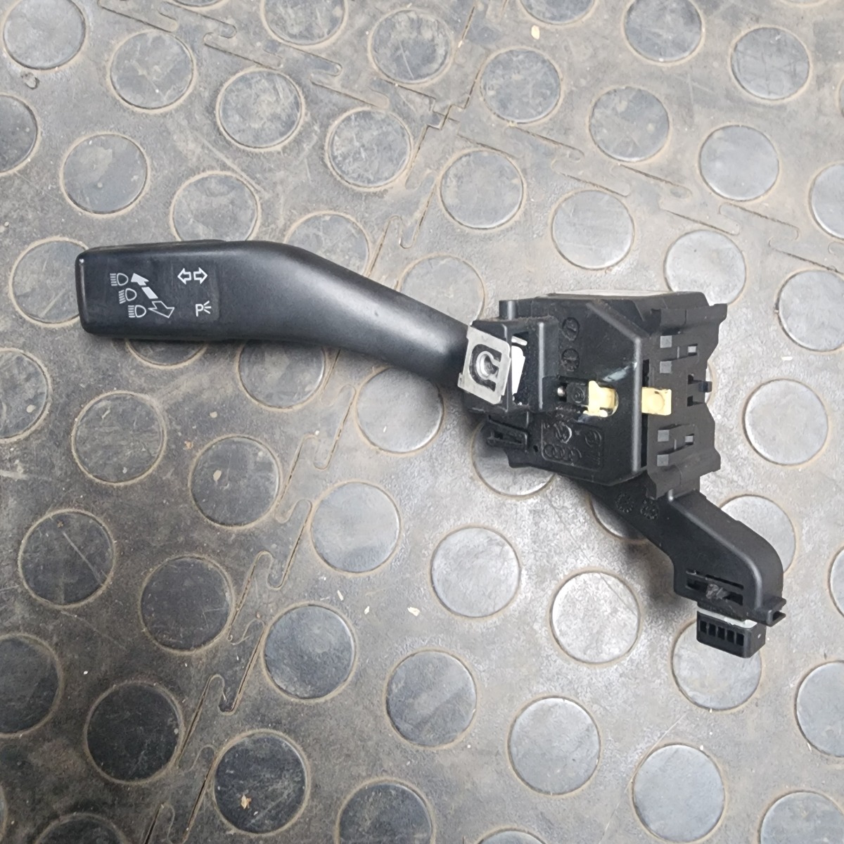 Golf SWITCH INDICATOR