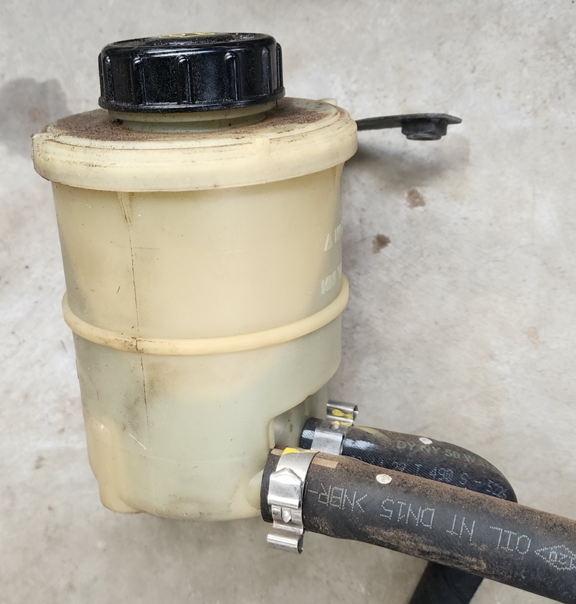 NP200 Power Steering Tank Reservoir
