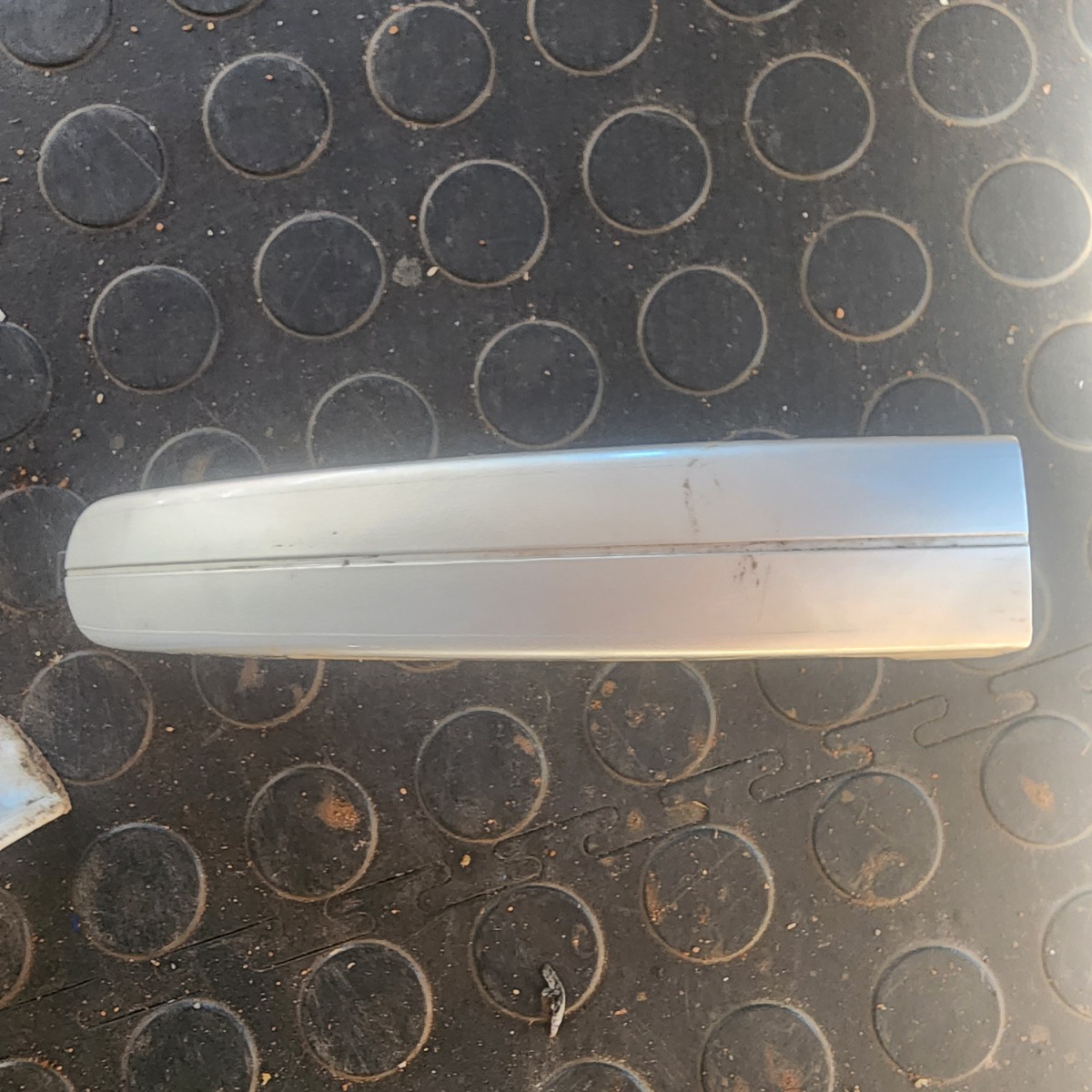 KUGA LEFT FRONT DOOR HANDLE
