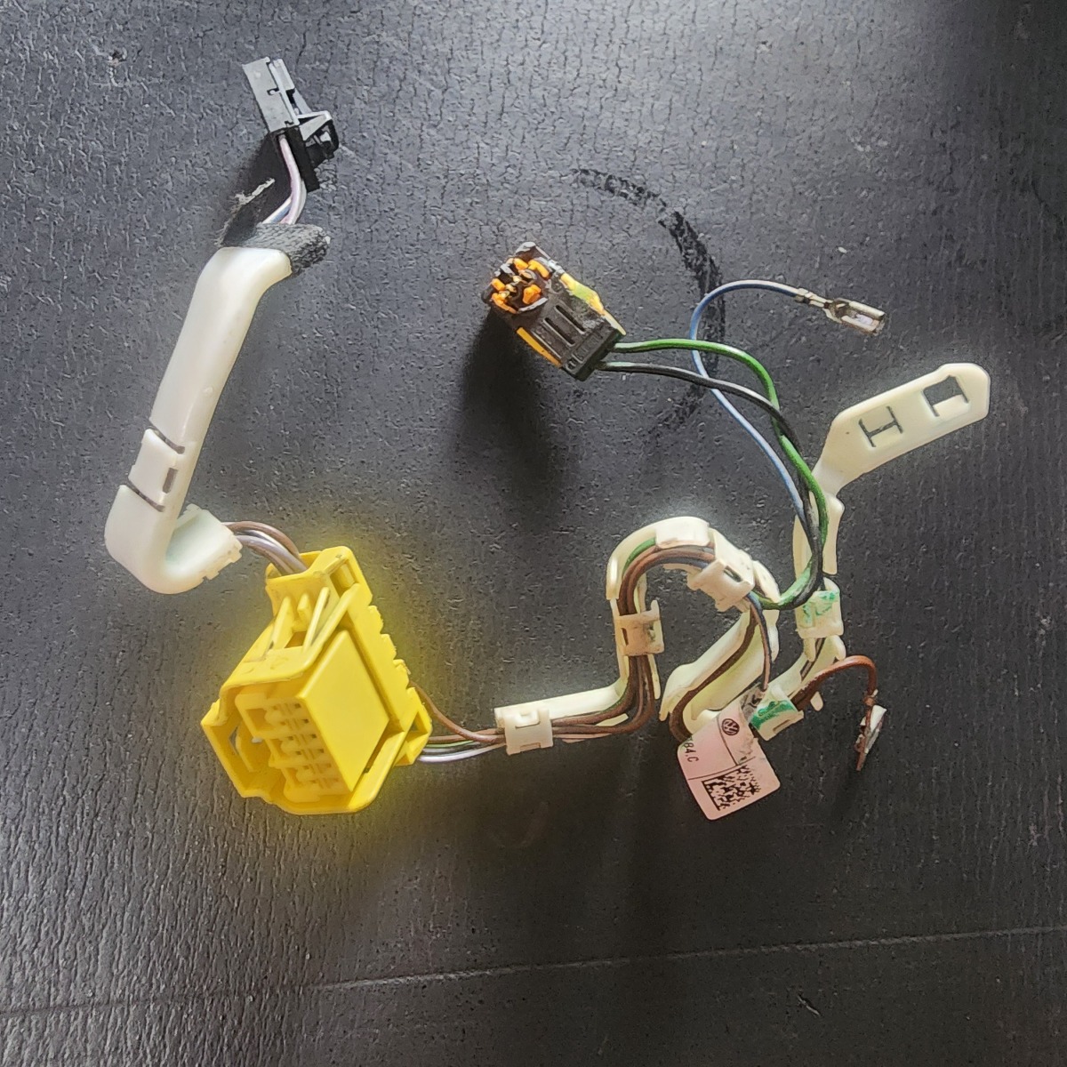 CADDY 4 AIRBAG WIRING (1 BROKEN PLUG)
