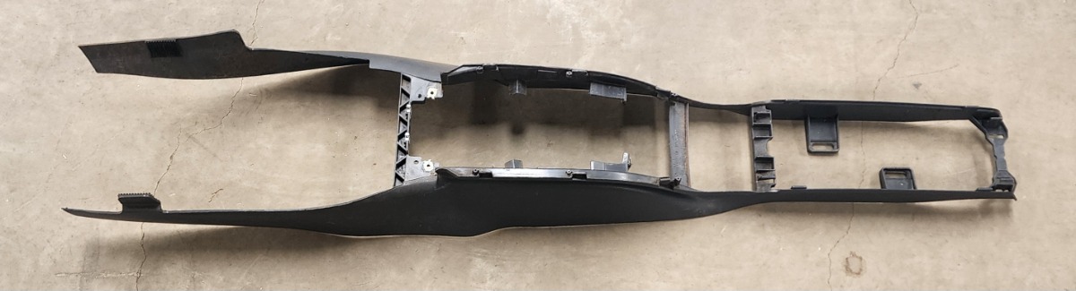 POLO VIVO CENTRE CONSOLE TRIM