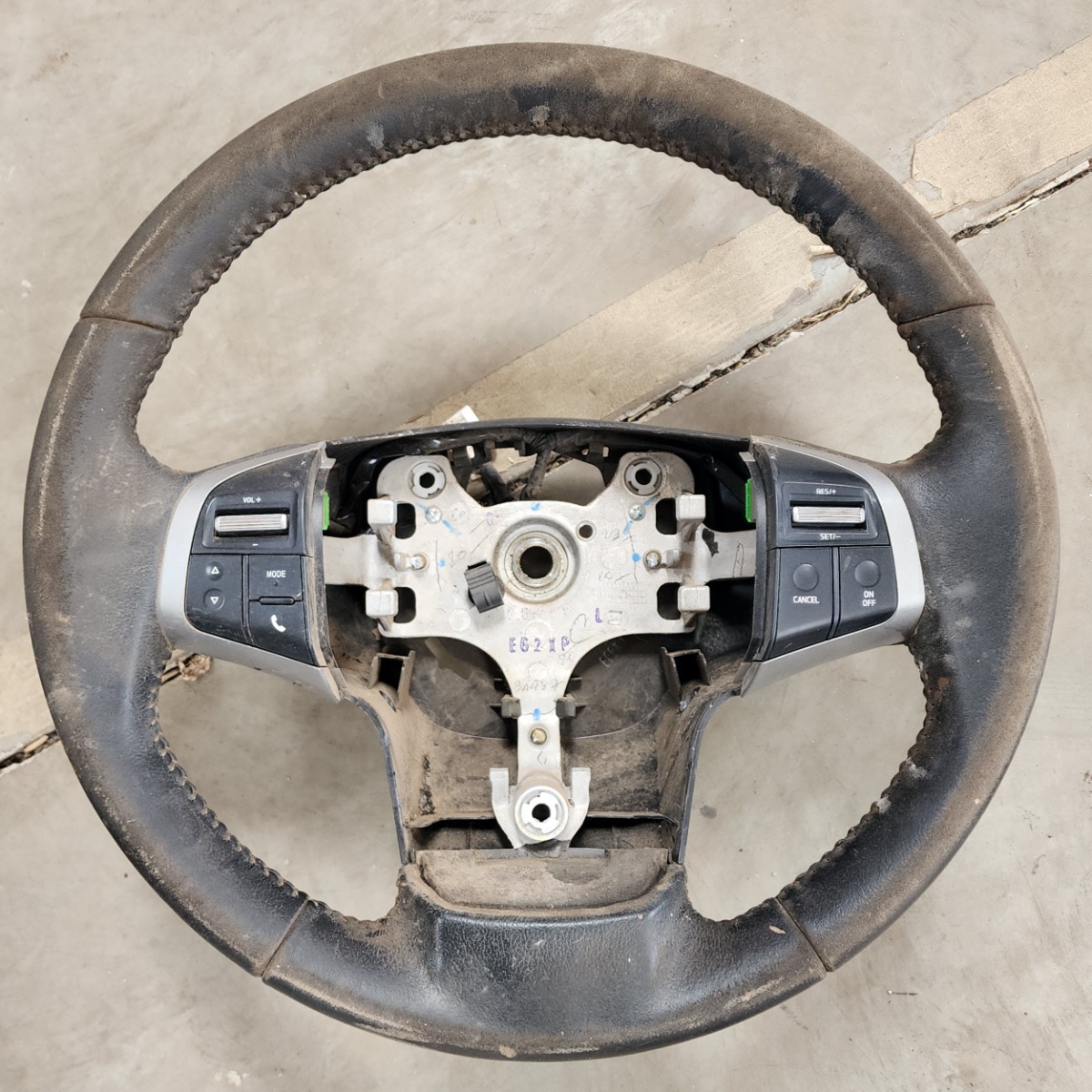 KB/D-MAX Steering Wheel