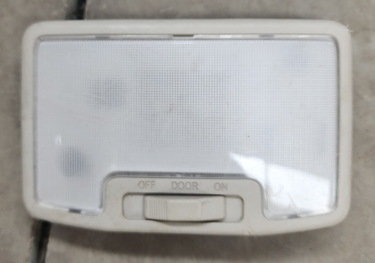 KB/D-MAX DOME LIGHT