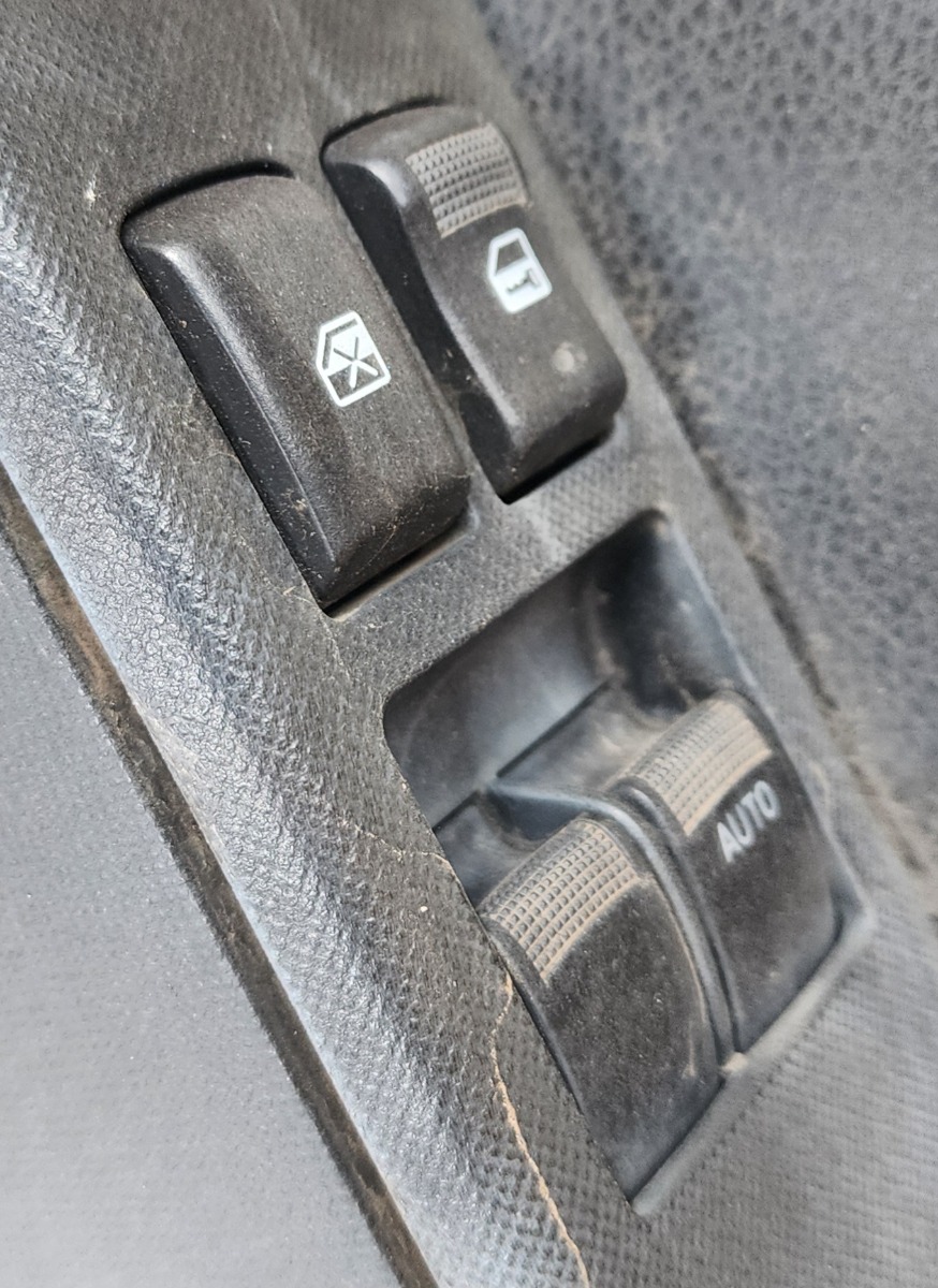 KB/D-TEQ RIGHT WINDOW SWITCH PANEL