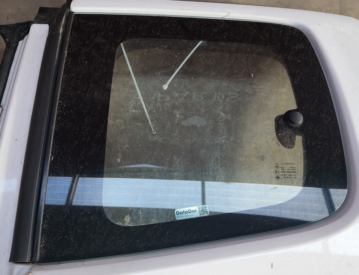 KB/D-MAX LEFT REAR DOOR GLASS
