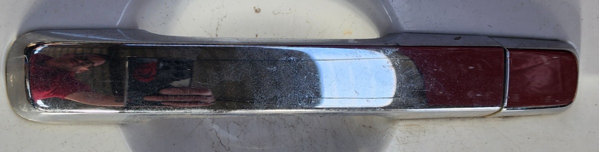 KB/D-MAX LEFT OUTER DOOR HANDLE