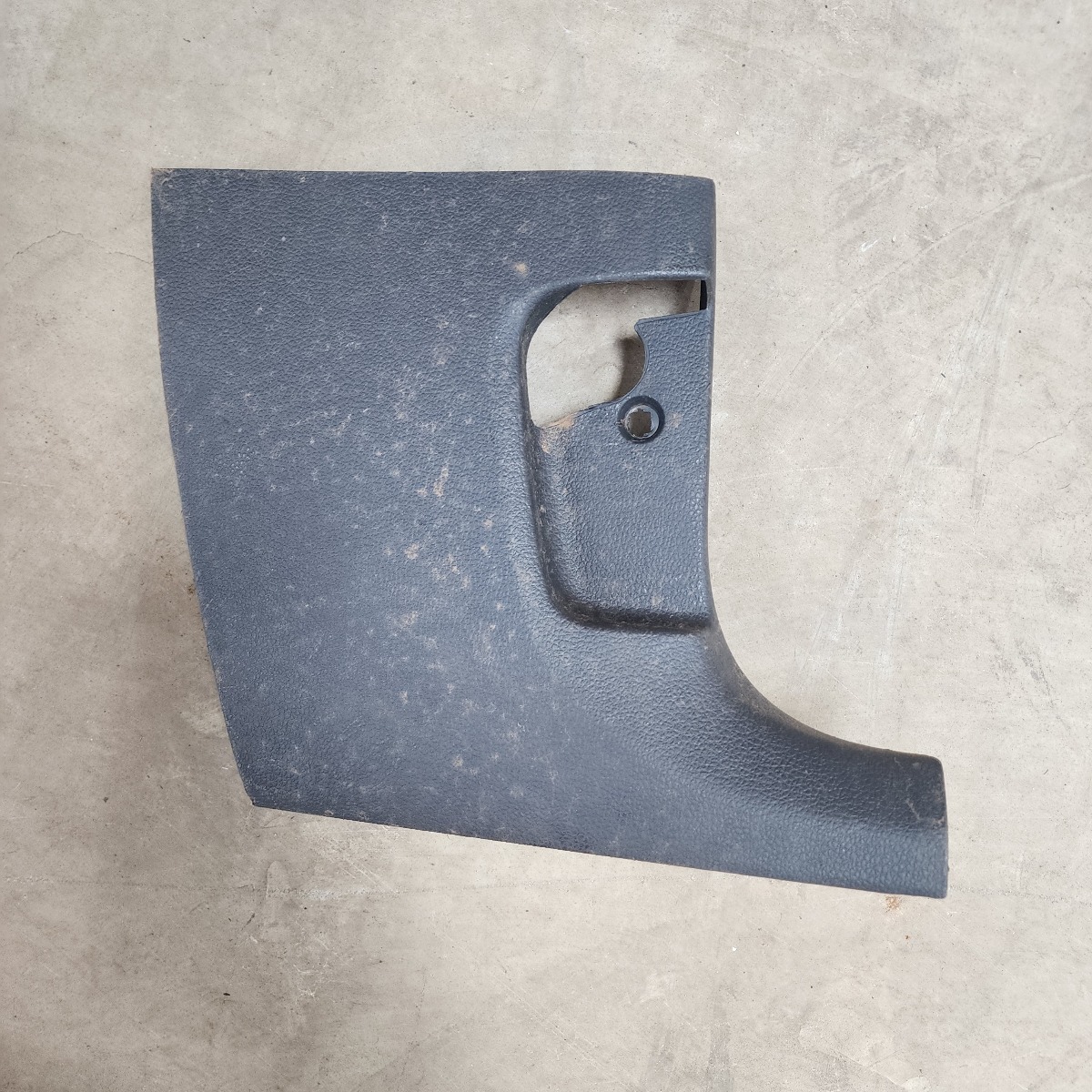 POLO 6/7/VIVO MK2 RIGHT LOWER A-PILLAR TRIM