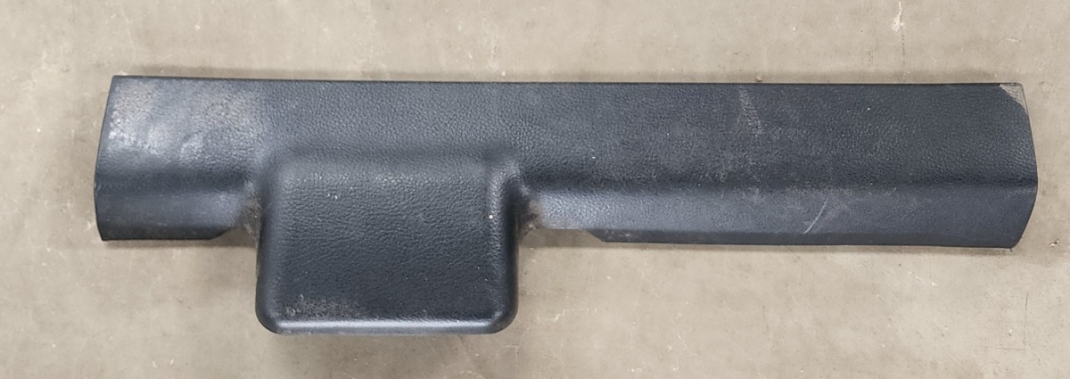 STARLET LEFT FRONT INNER SILL TRIM