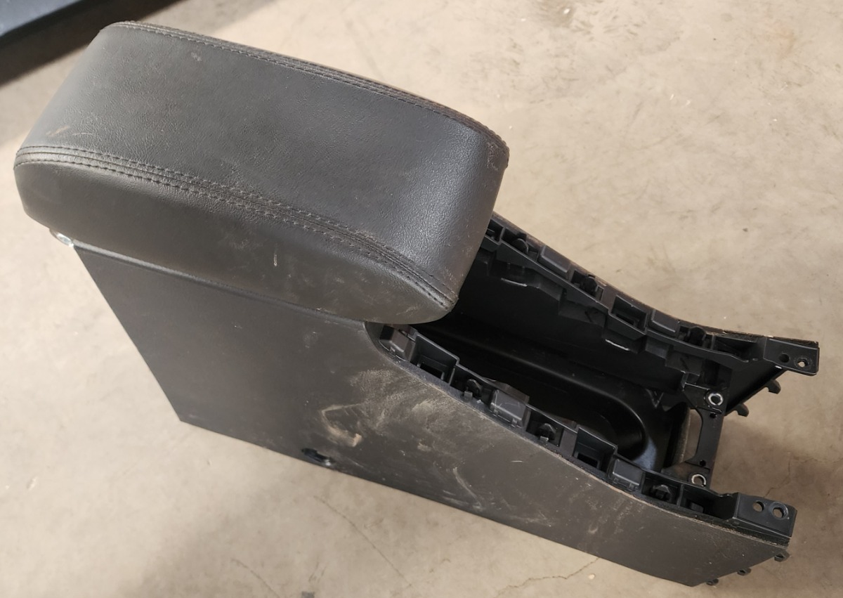 STARLET CENTRE CONSOLE ARMREST