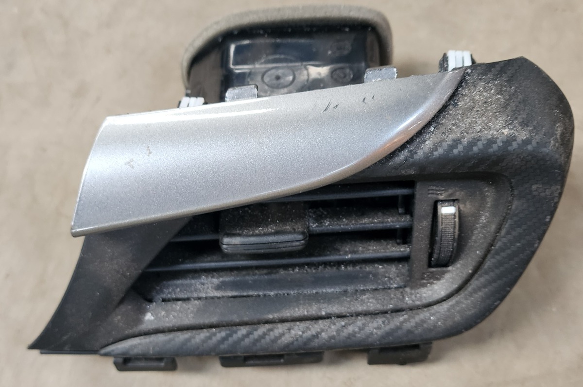 STARLET RIGHT DASH AIR VENT