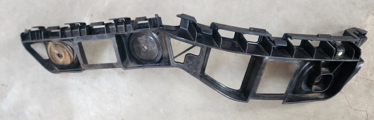 POLO VIVO LEFT REAR BUMPER SLIDE
