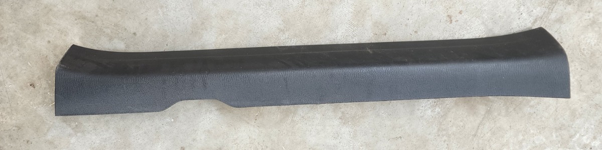 3 RIGHT FRONT DOOR SCUFF