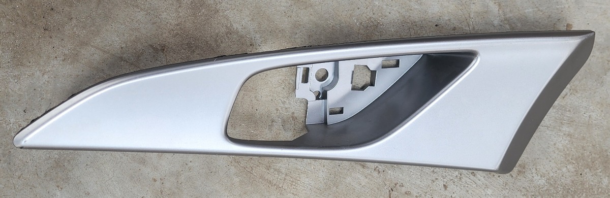 3 LEFT DOOR INNER HANDLE TRIM