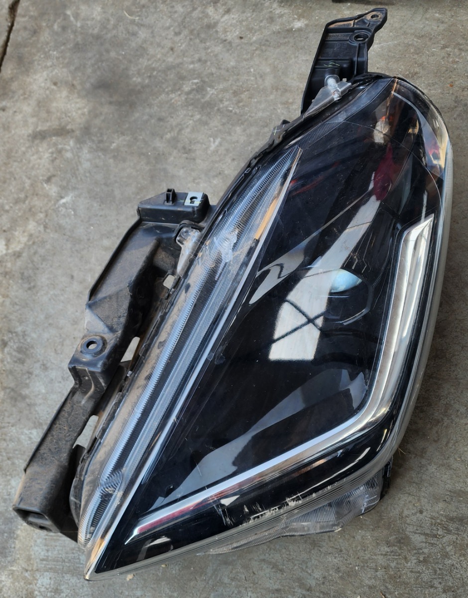 SWIFT LEFT HEADLAMP