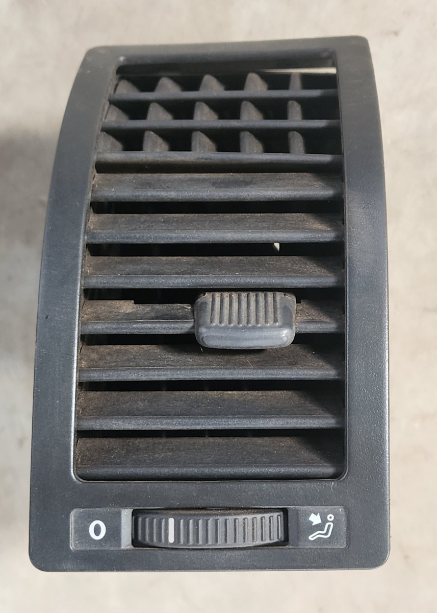 Polo 3/Vivo Air Vent Left