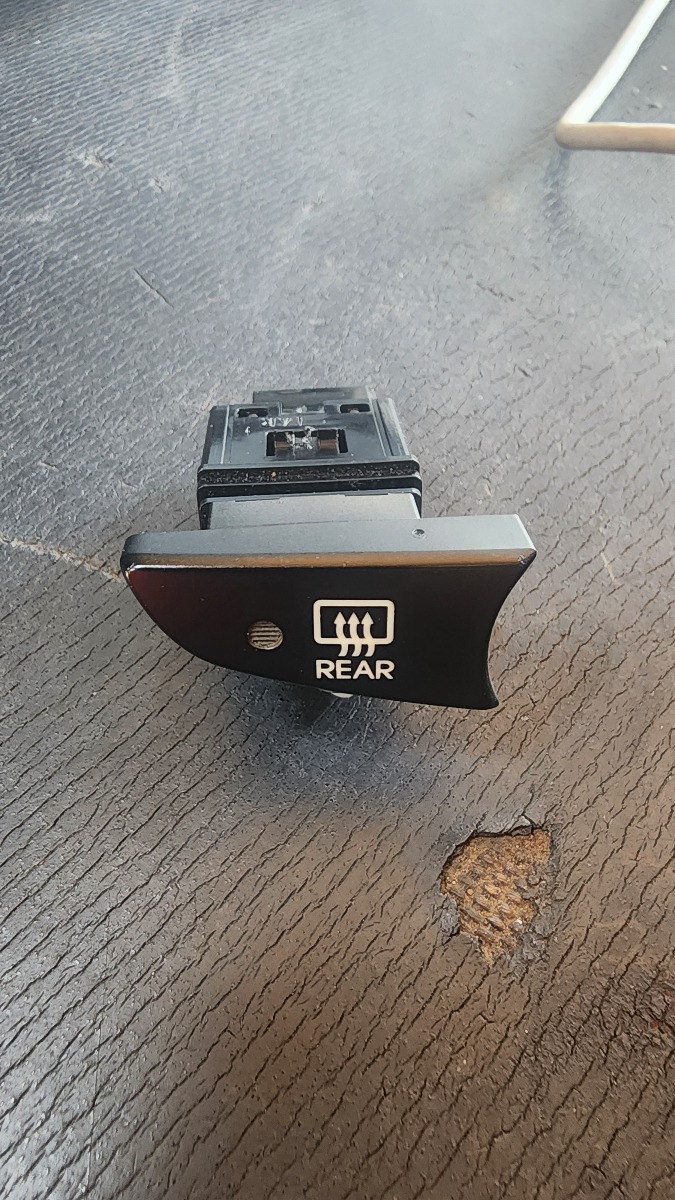 ACCENT REAR DEMISTER SWITCH