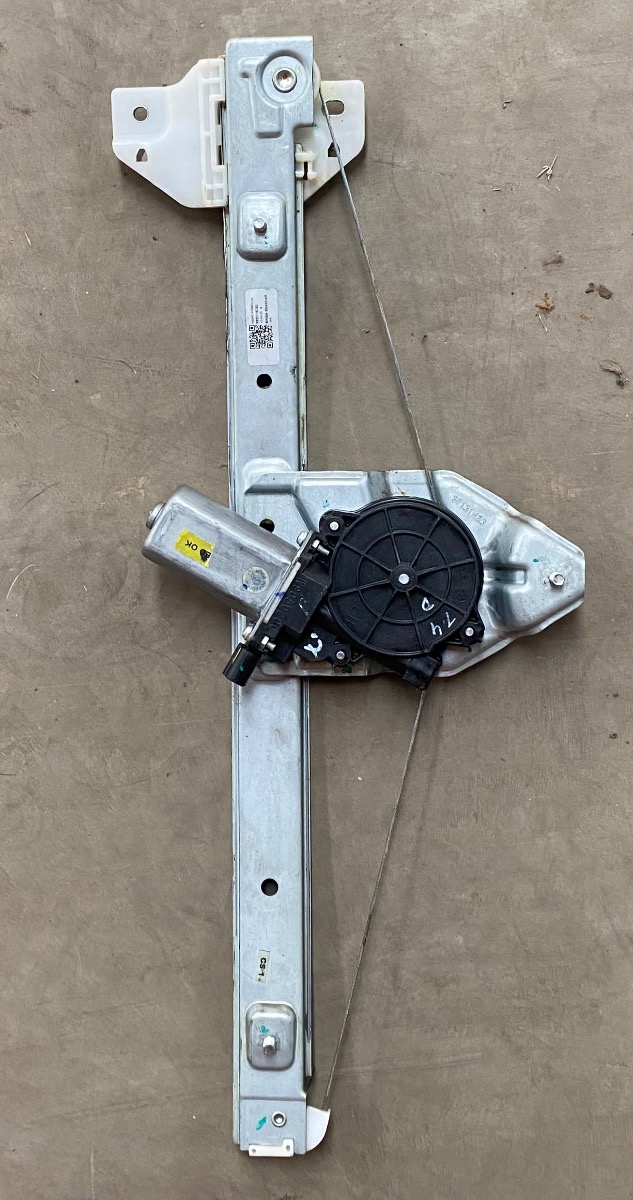 C3 LEFT FRONT WINDOW MECH