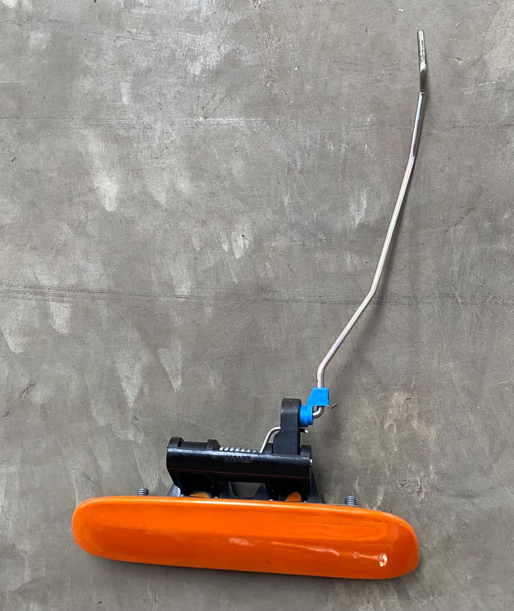 C3 LEFT FRONT HANDLE