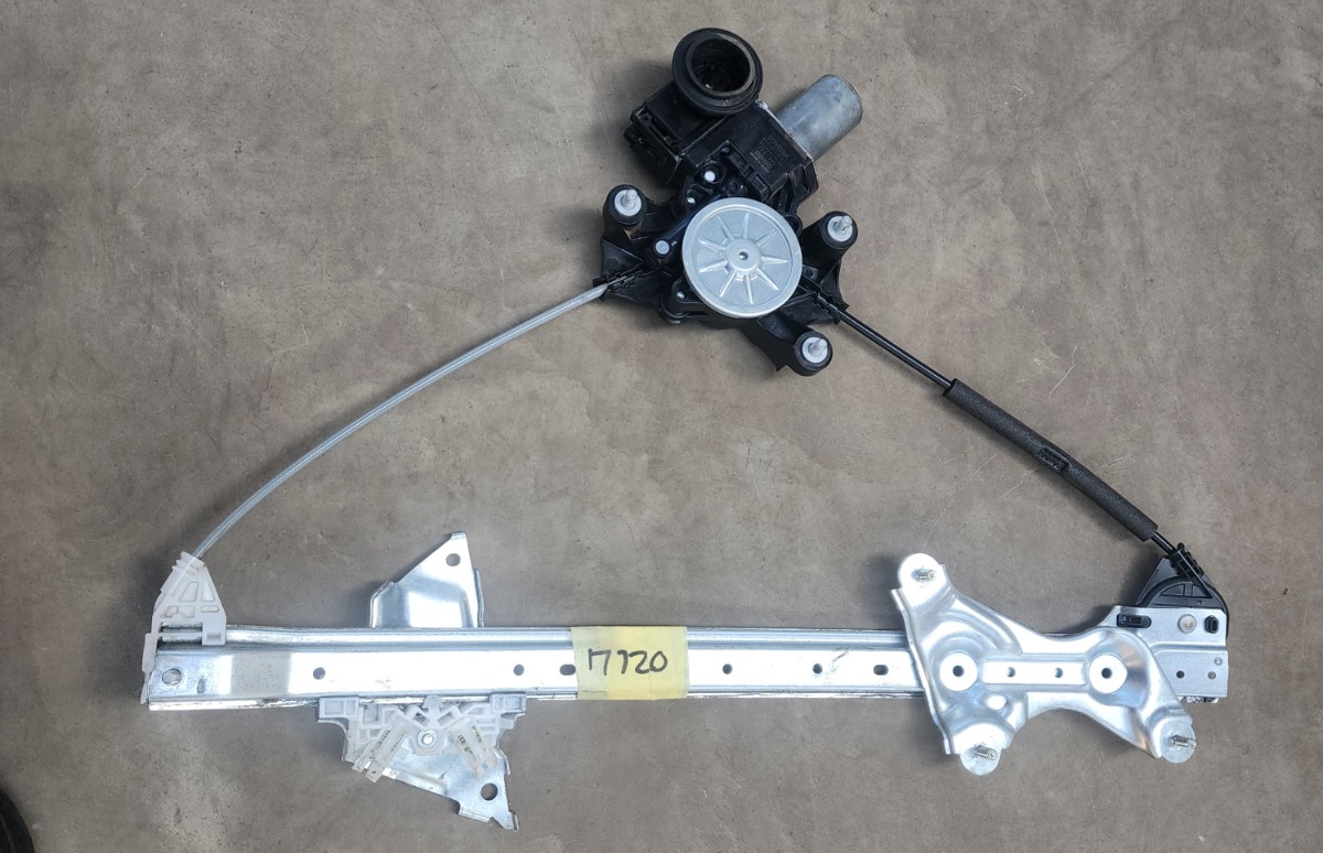 COROLLA CROSS RIGHT FRONT WINDOW MECH