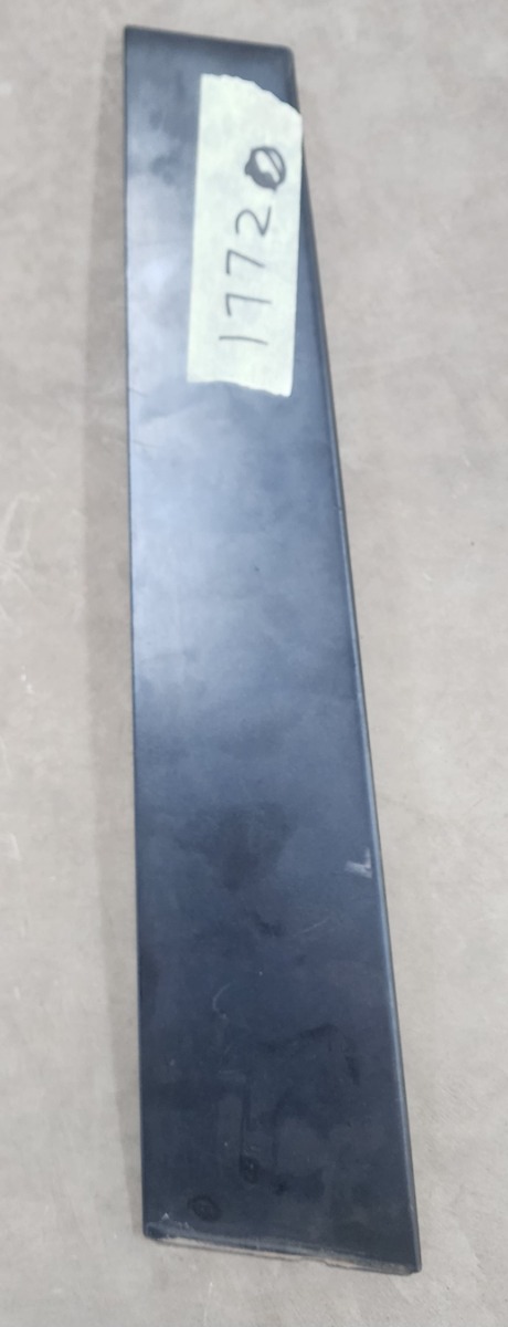 COROLLA CROSS RIGHT FRONT DOOR BLACKOUT