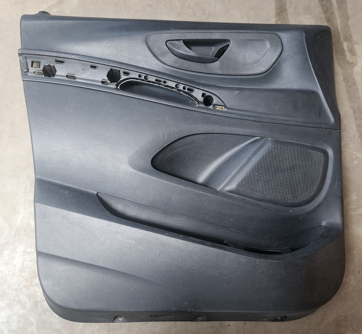 W447 LEFT FRONT DOOR PANEL
