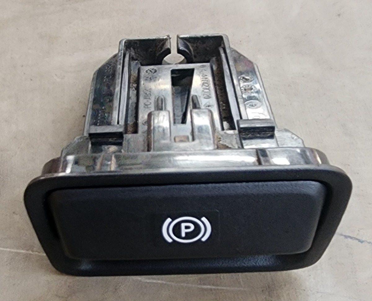 W447 PARKING BRAKE RELEASE