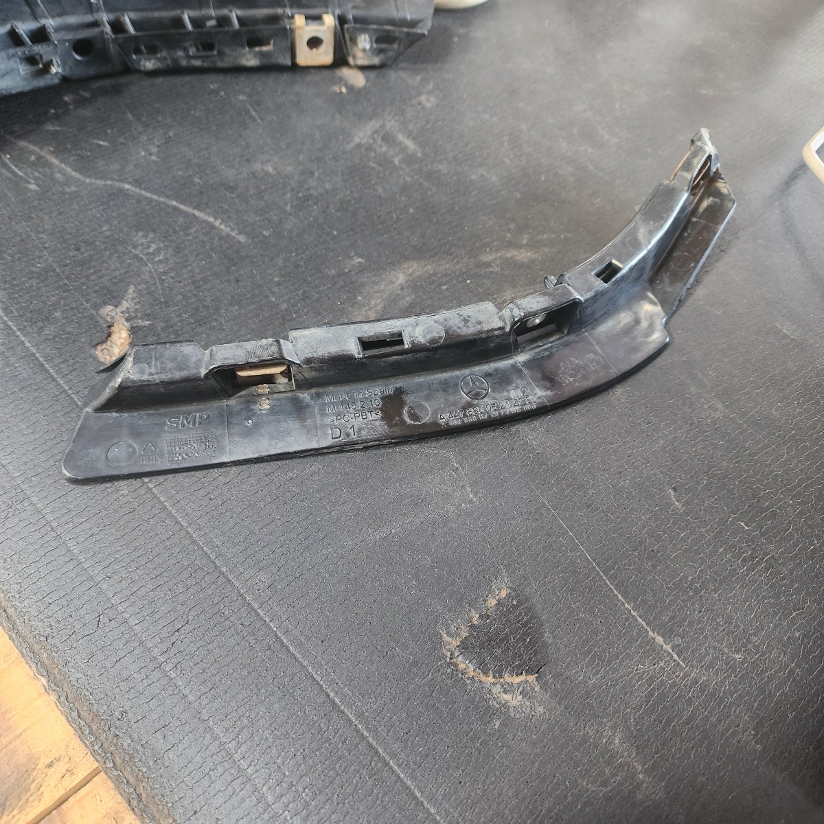 W447 Bumper Slide Right Front