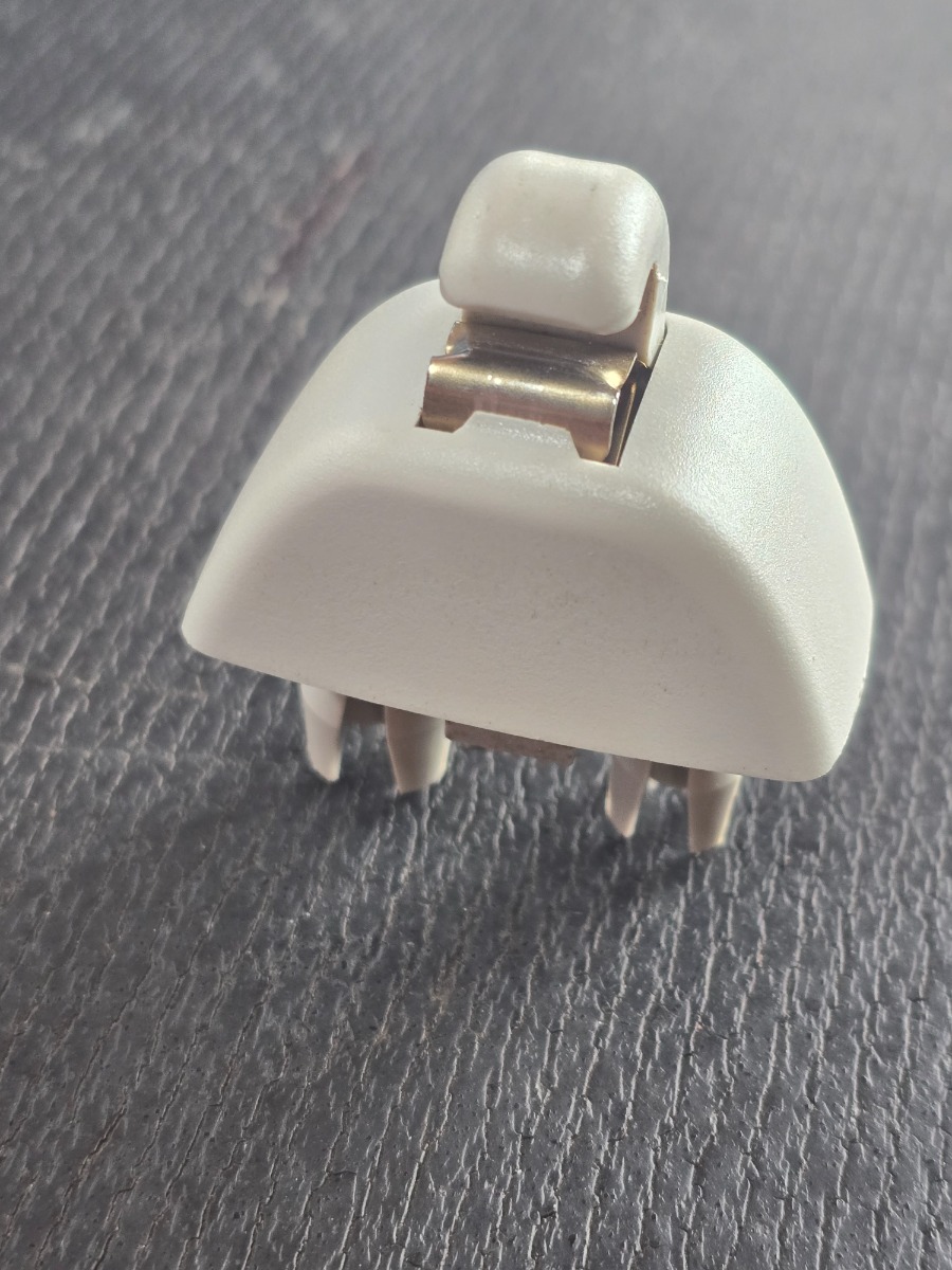 UP SUN VISOR CLIP