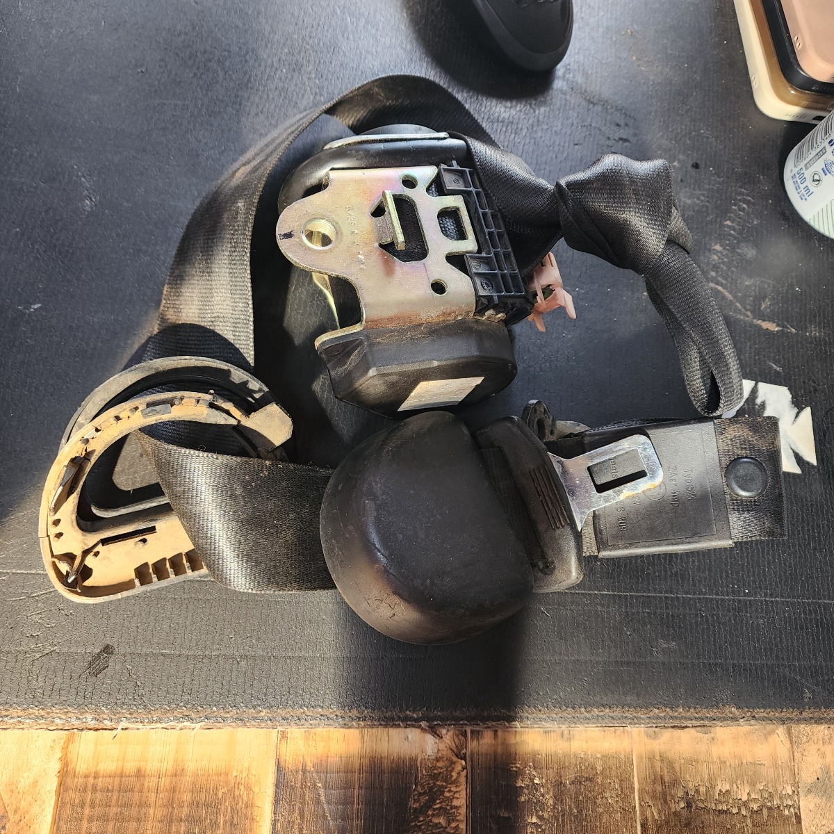 TT LEFT SAFETY BELT