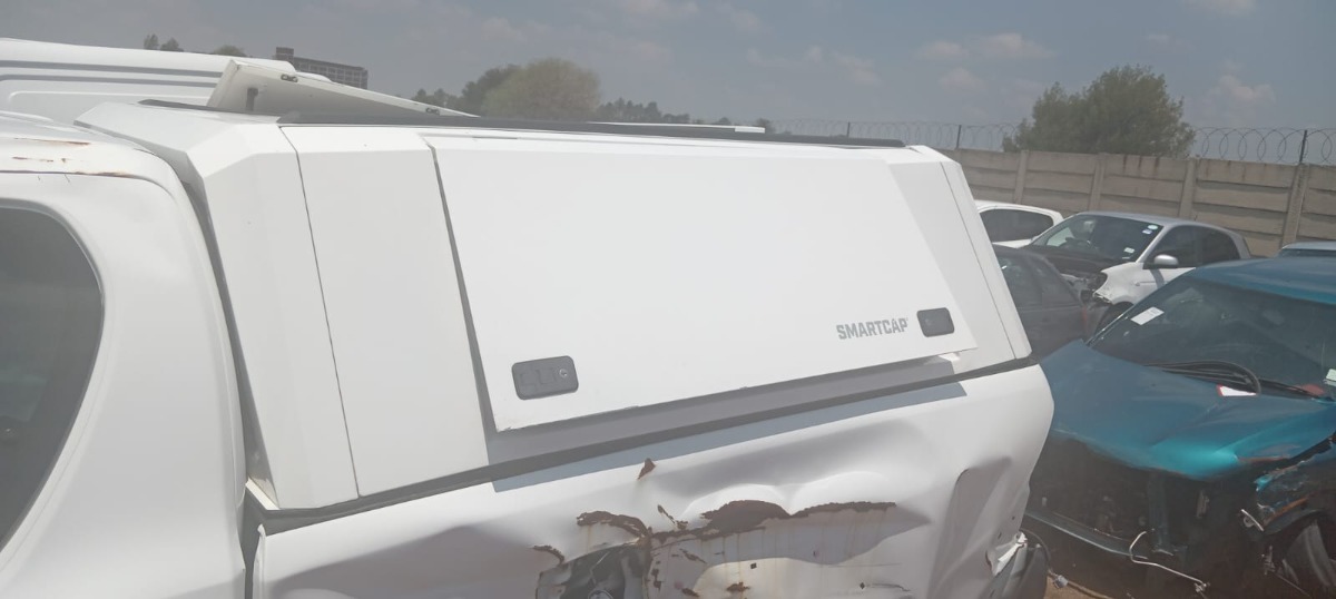 HILUX GD-6 RB LEGEND CANOPY (DAMAGED)