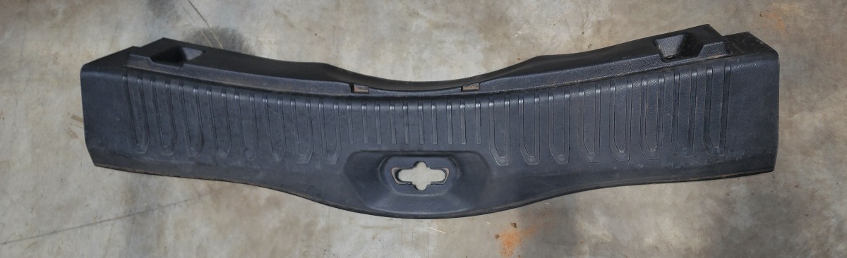 KOLEOS 2 REAR END PANEL TRIM