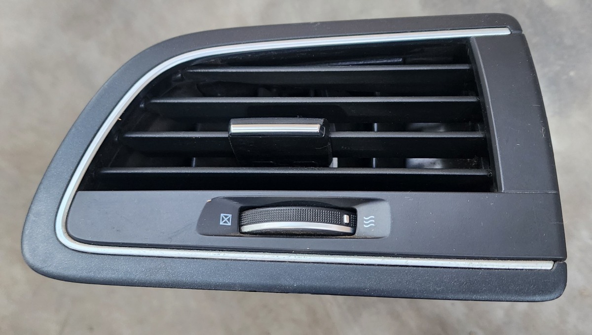 KOLEOS 2 RIGHT DASH VENT