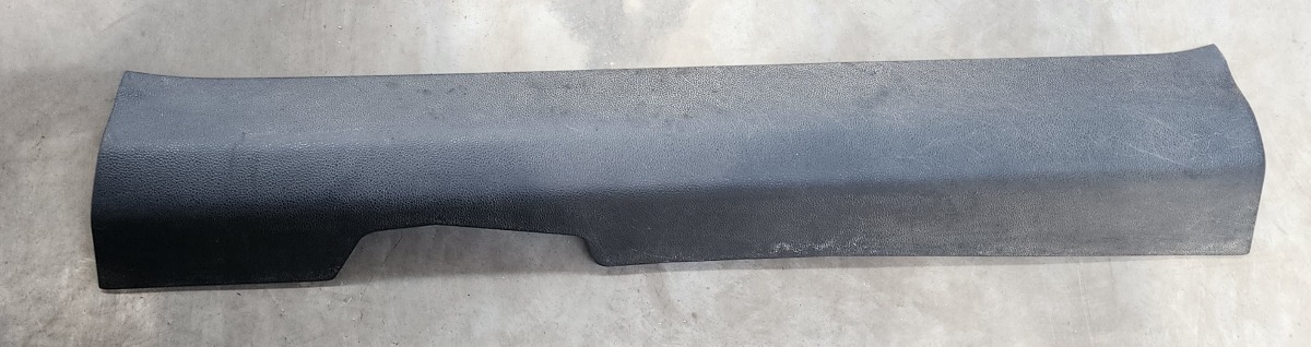 KOLEOS 2 LEFT FRONT DOOR SCUFF