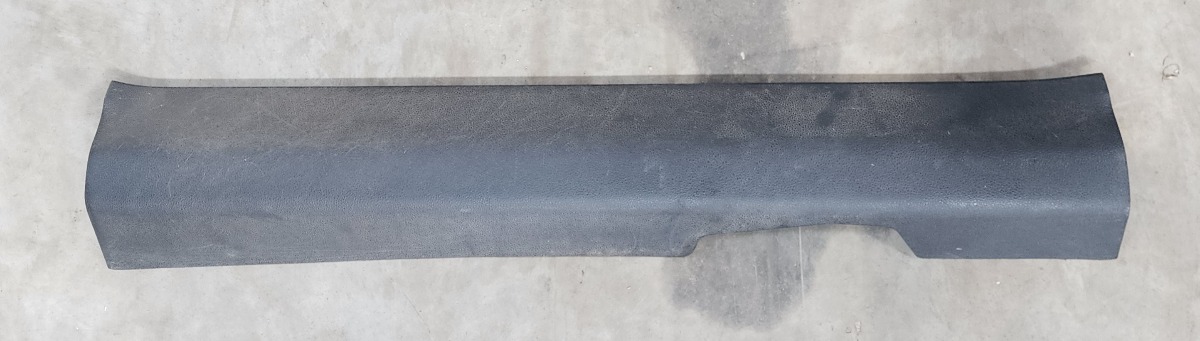 KOLEOS 2 RIGHT FRONT DOOR SCUFF