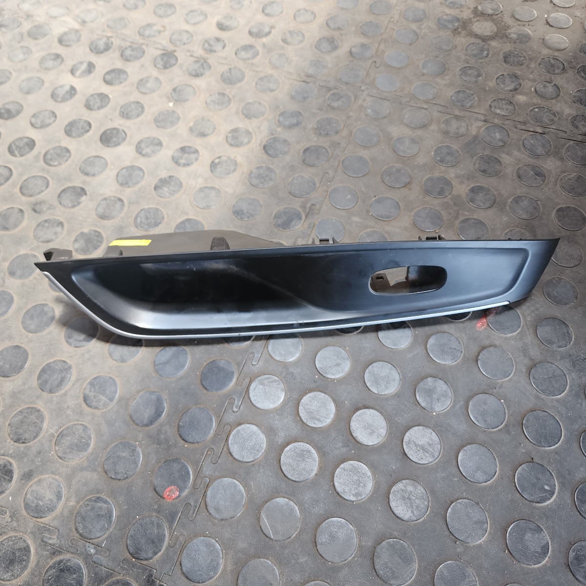 KOLEOS 2 LEFT FRONT DOOR SWITCH TRIM