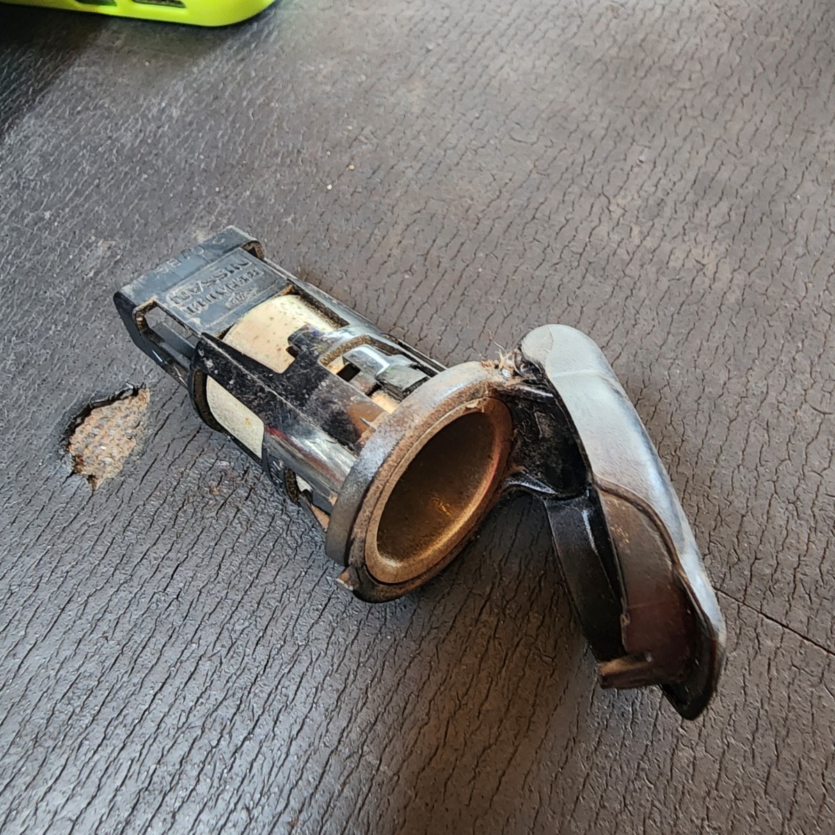 KOLEOS 2 FRONT LIGHTER SOCKET