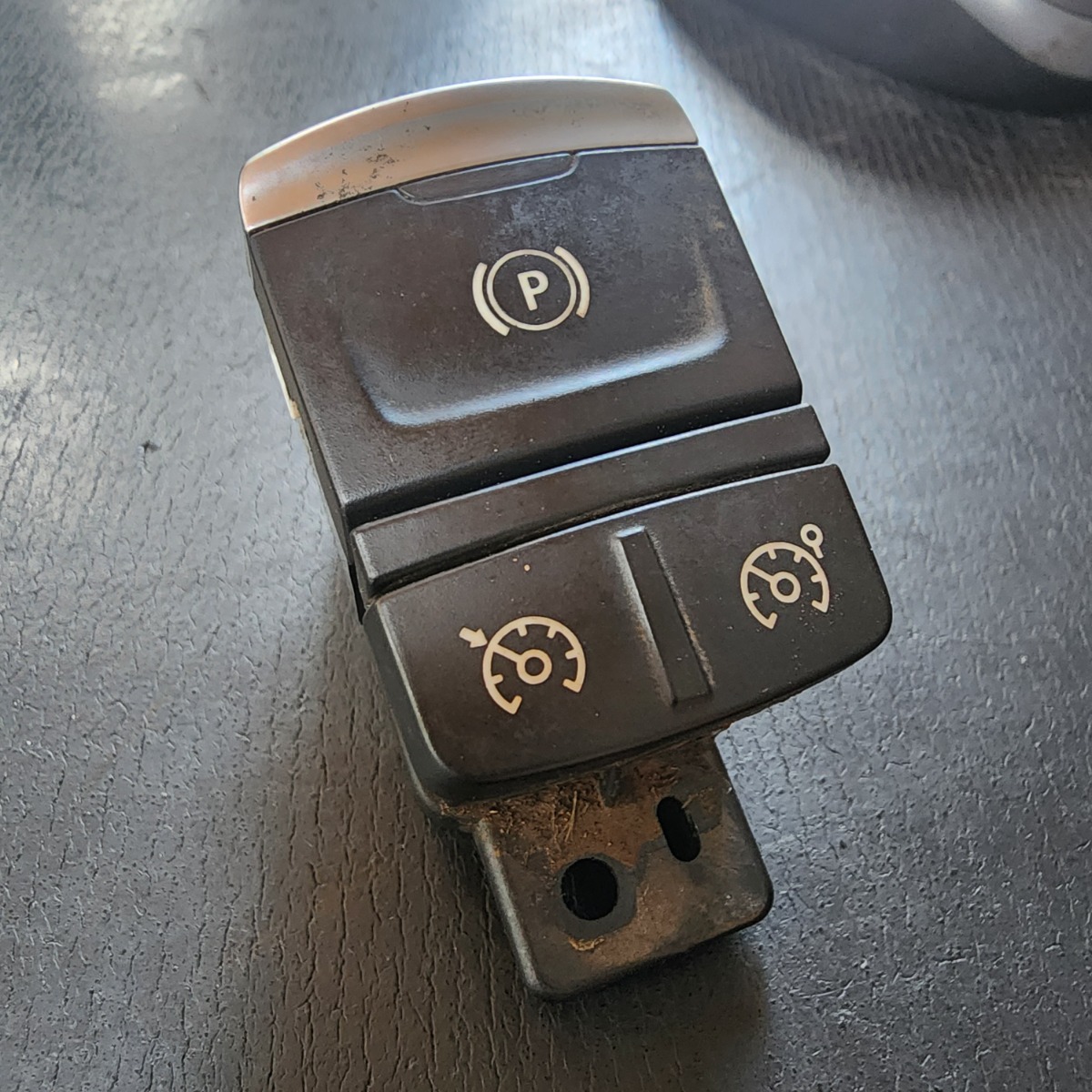 KOLEOS 2 ELECTRIC PARKING BRAKE& CRUIZE CONTROL