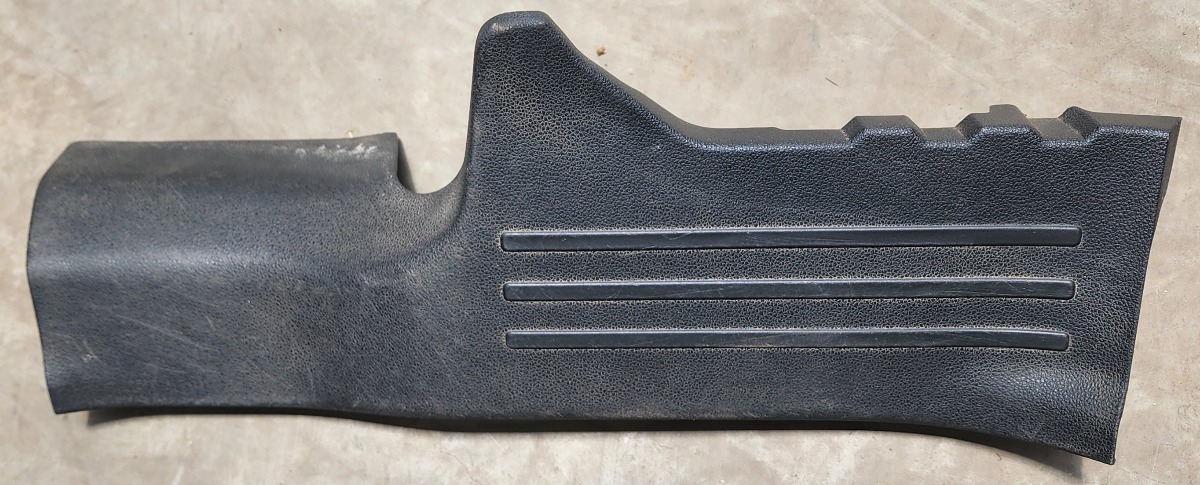 KOLEOS 2 LEFT REAR DOOR SCUFF