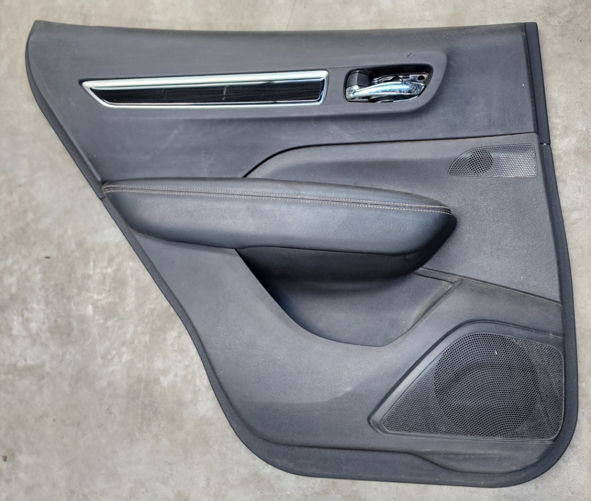 KOLEOS LEFT REAR DOOR PANEL